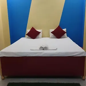  Guest house Veda's Grand P.g